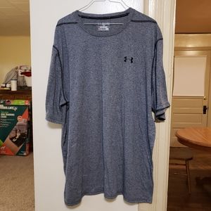 Men's Under Armour athletic black loose fit tee size 2XL in great condition